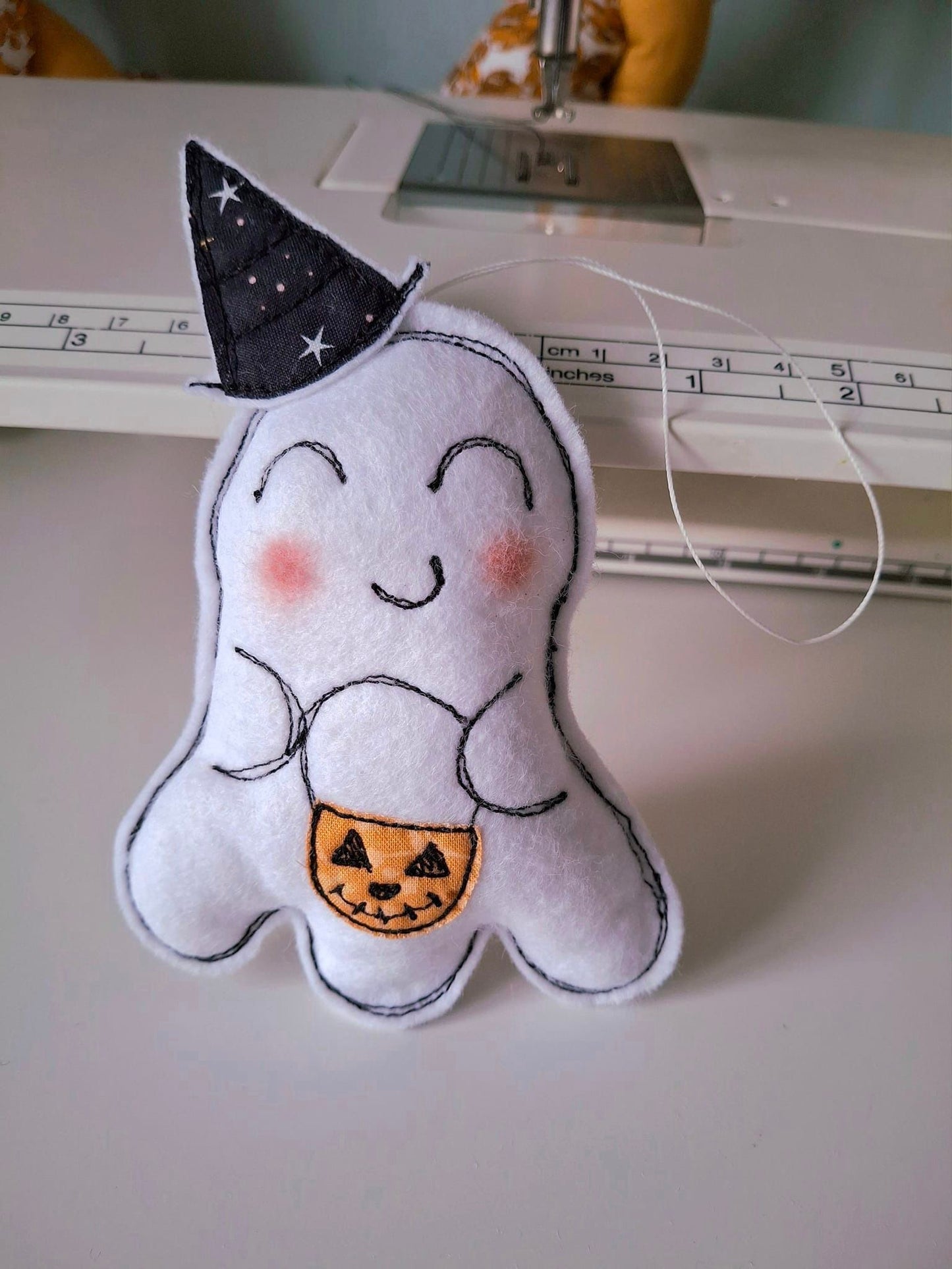 Sweet Spook Decoration (Starry Black)