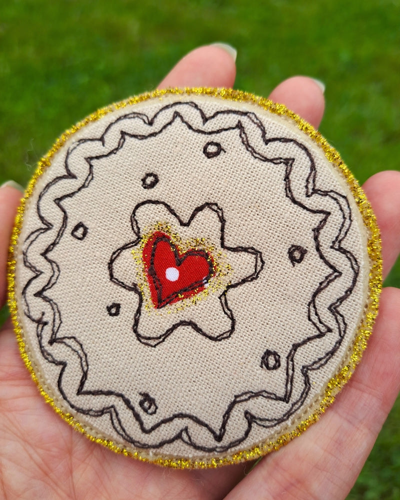 Biscuit Lovers Club - "Jammie Dodger" Brooch