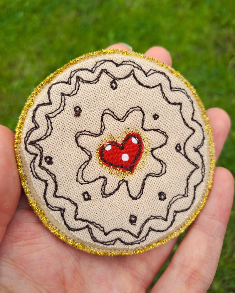 Biscuit Lovers Club - "Jammie Dodger" Brooch