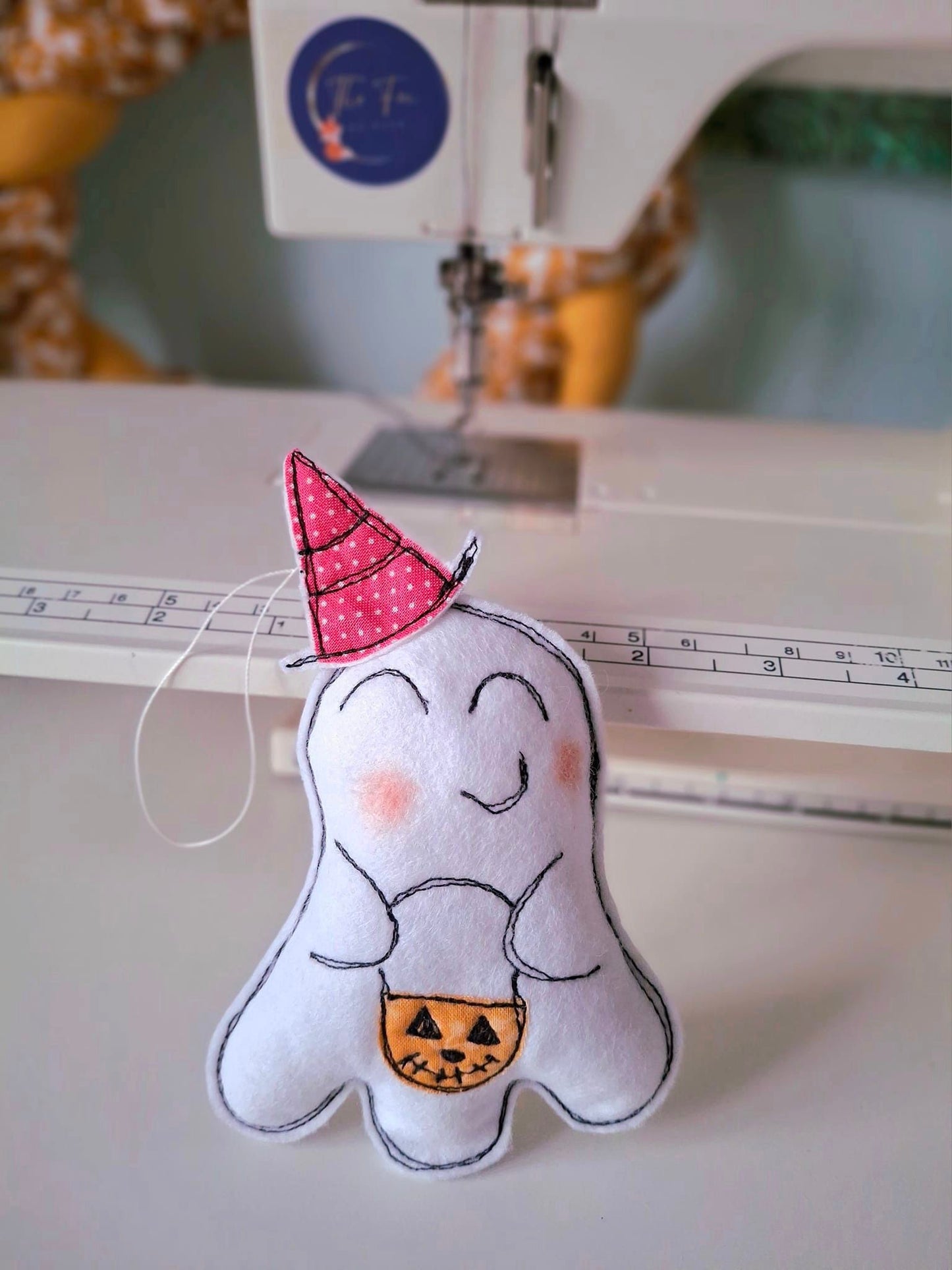 Sweet Spook Decoration (Spotty Pink)