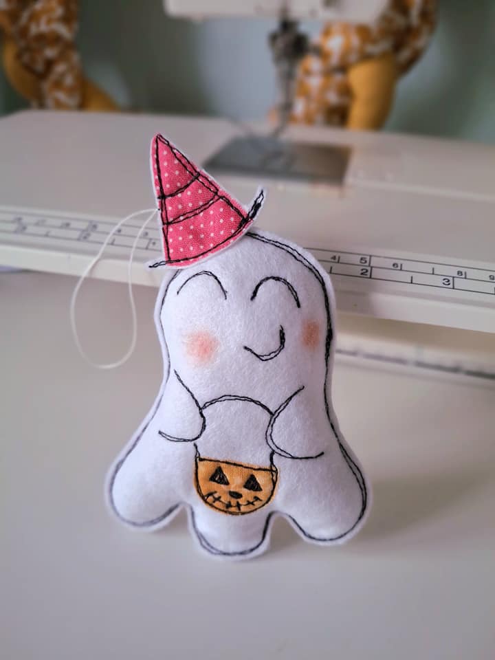 Sweet Spook Decoration (Spotty Pink)